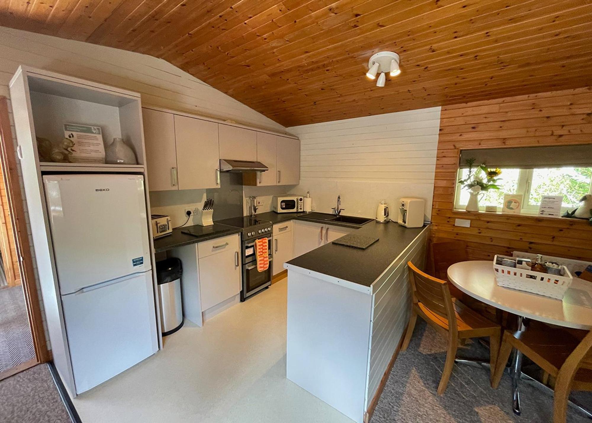 Ivyleaf Combe Lodges Stratton  Exterior foto