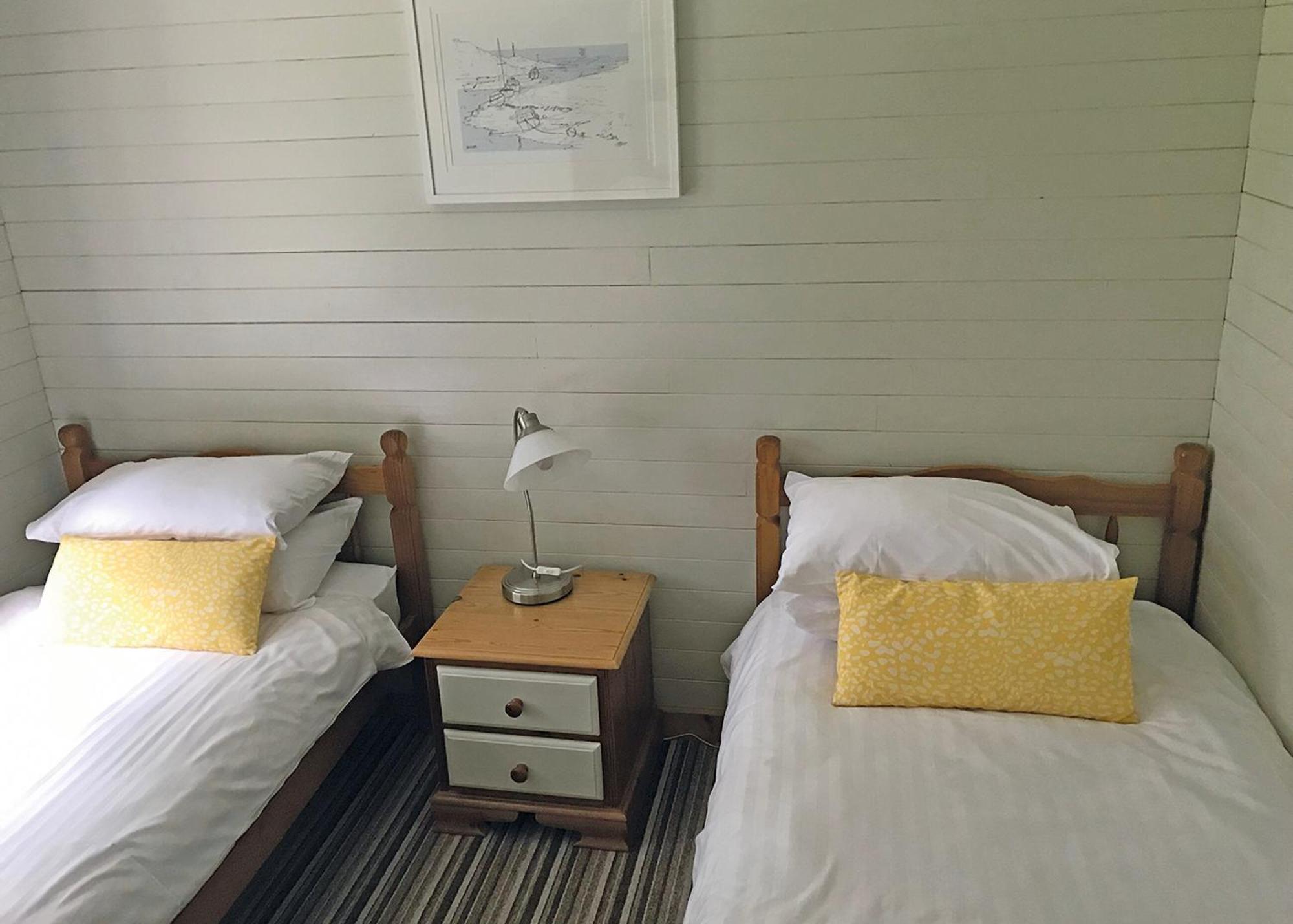 Ivyleaf Combe Lodges Stratton  Zimmer foto